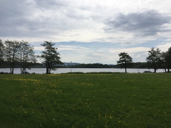 Avant la partie contre Anand, petit footing autour du Lac Mosvatnet… (photo MVL !)