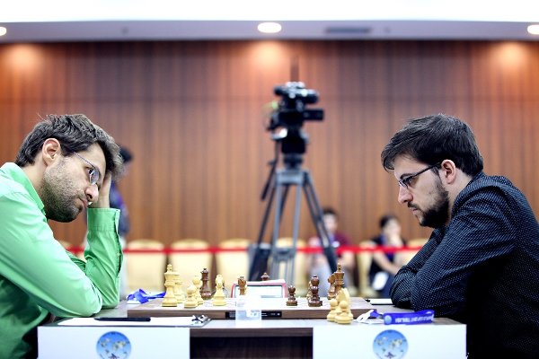 Aronian-Mvl, un combat épique (photo site officiel)