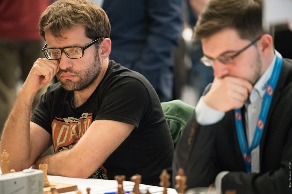 Aronian looks a bit blasé, but this is a fantastic pair on Baden-Baden top boards (Photo : ©Theo Heinze).