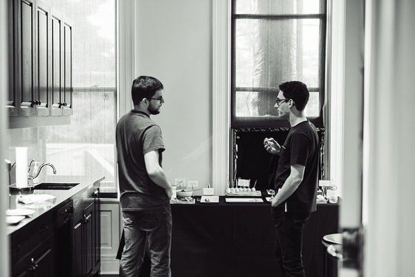 Dans les loges, en grande discussion avec Caruana (photo: GCT).