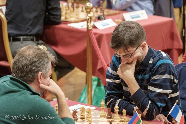 « Comment reprendre en e1 ? » en image… (Photo Chess.com/John Saunders).