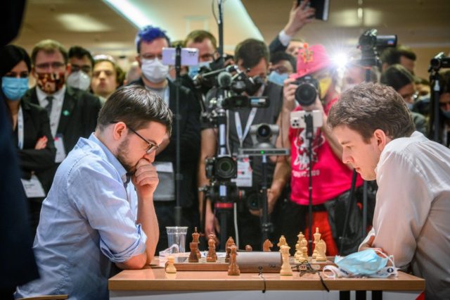 Deuxième partie du tie-break… (photo Fide).