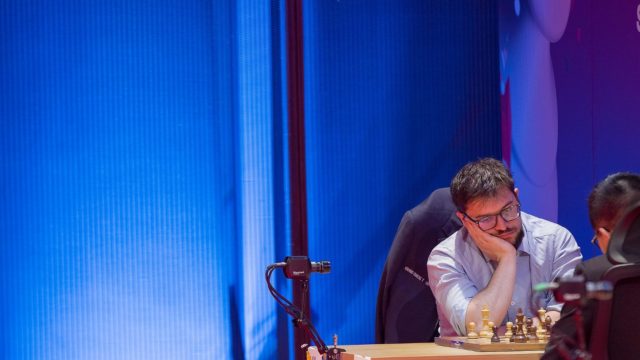 Contre Wesley So, sur fond de décor bleuté (Photo GCT).