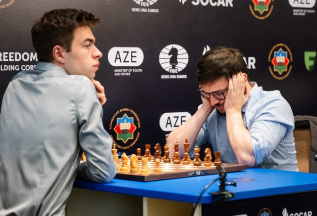 Début du tie-break contre Dragnev (Photo : Fide).