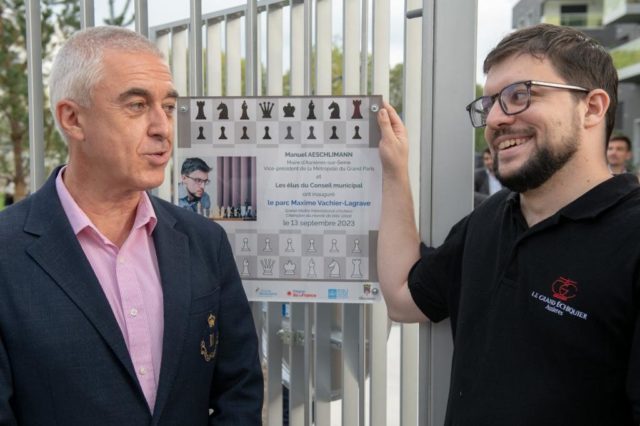Mvl avec le maire d’Asnières, Manuel Aeschlimann (Photo : Mairie d’Asnières).